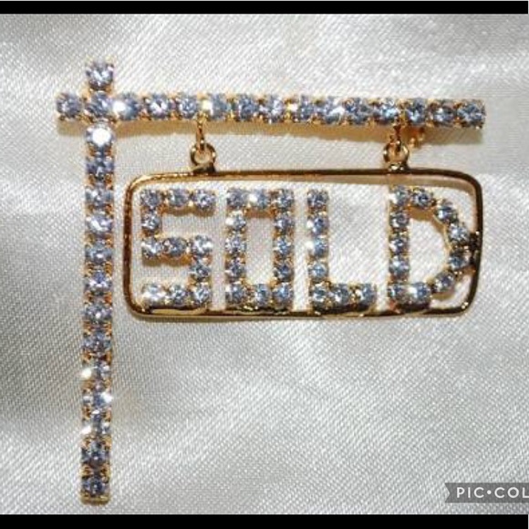 *SOLD*. Ladies Ray-Ban Sunglasses and Case - Picture 2 of 8